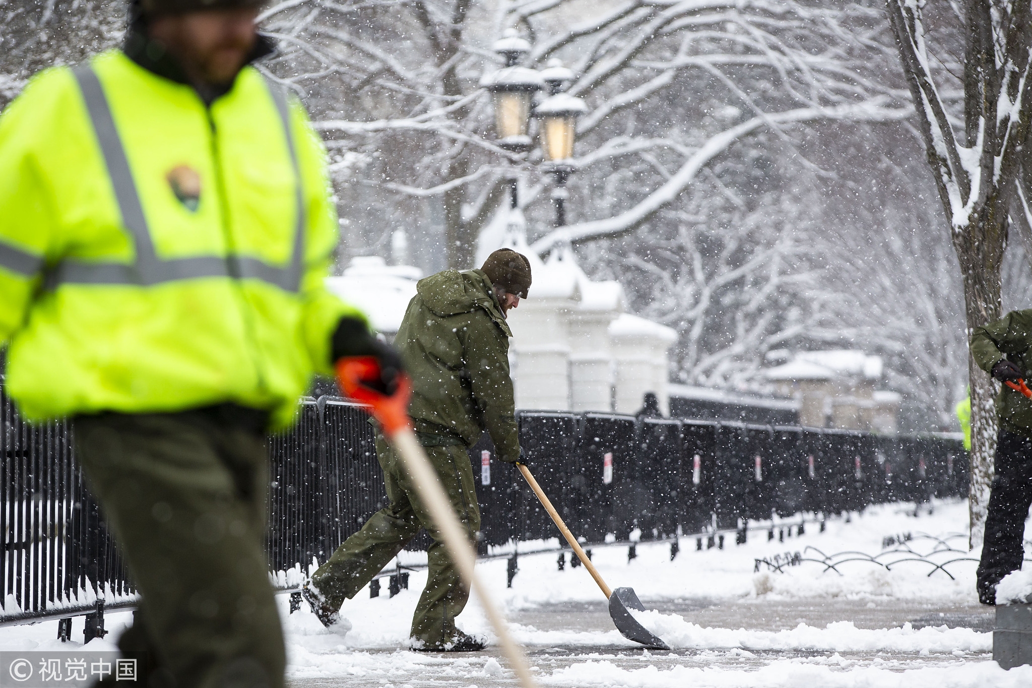 冬季風(fēng)暴席卷美國(guó) 超過(guò)250架航班被取消