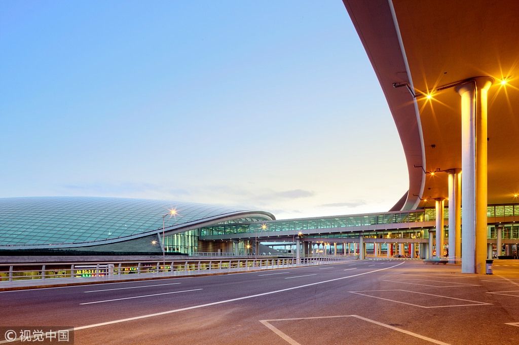 首都機(jī)場(chǎng)入境單自助打印設(shè)備上線 國(guó)際出行不慌啦483477_ 首都機(jī)場(chǎng)入境單自助打印設(shè)備上線 國(guó)際出行不慌啦