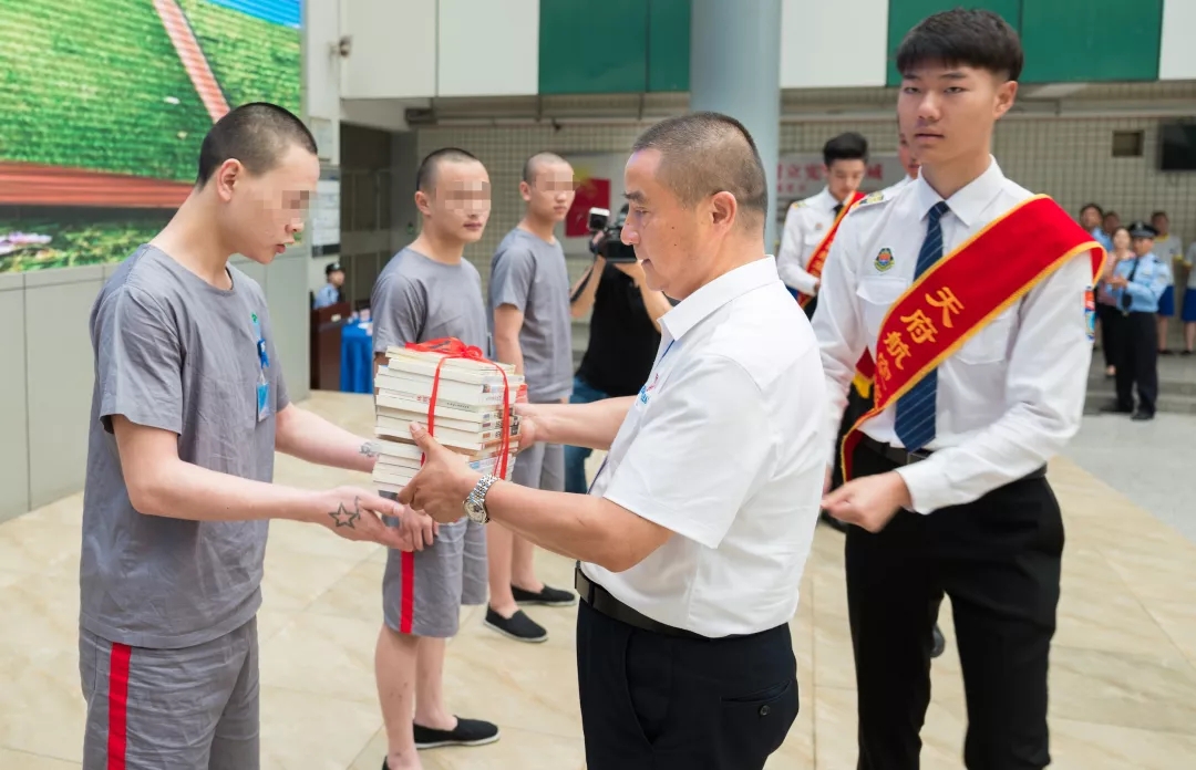 1561558967244764.jpg 640.webp (12).jpg