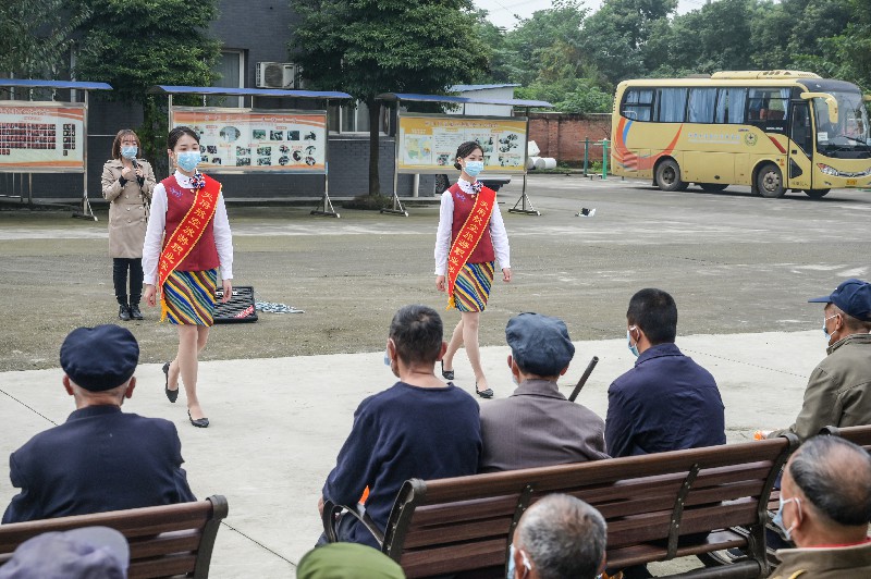 1603432308821003.jpg 禮儀展示~1.jpg