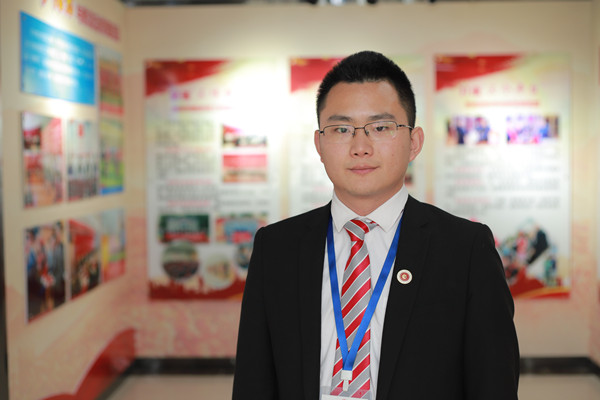 1649752251176860.jpg 劉華 (1)_副本.jpg