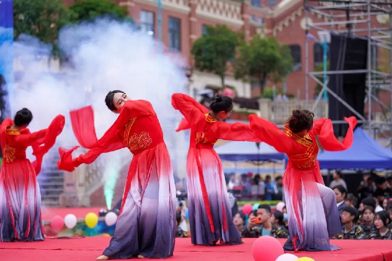 1684822801995368.jpg 9af502070c798bcdc1f595dabc4576e.jpg