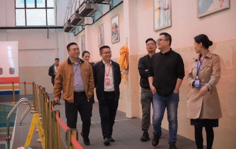 1686205469818679.jpg WK6W0S@BQ}9Z6OCZ8DP`_@R.jpg