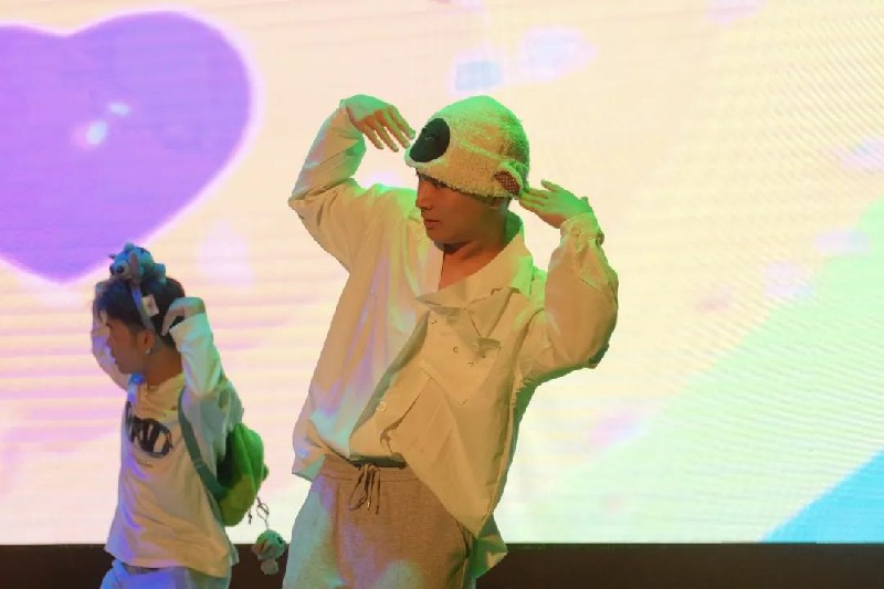 1689579006134620.jpg 87fc7958c32ce01f70ac44b9edafae1.jpg