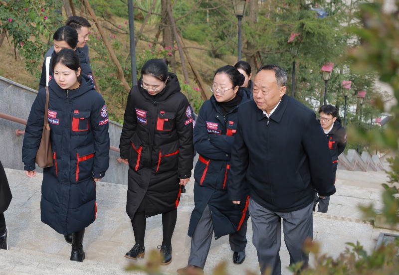 1702275880103005.jpg IMG_0061.jpg