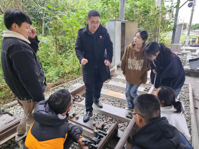 1702613674809987.jpg 2.jpg