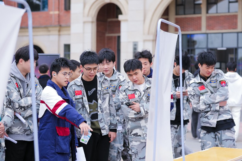 1743390686108534.jpg AZ2A5565.jpg